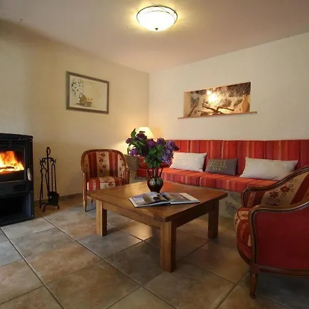 Maison De Charme En Margeride: Terrasse, Terrain Clos, Proche Et Chemin St-jacques - Fr-1-582-146