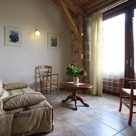 Maison De Charme En Margeride: Terrasse, Terrain Clos, Proche Et Chemin St-jacques - Fr-1-582-146 Hétvégi ház *