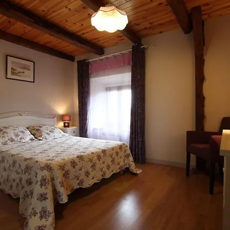 Maison De Charme En Margeride: Terrasse, Terrain Clos, Proche Et Chemin St-jacques - Fr-1-582-146 בית נופש