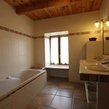 Maison De Charme En Margeride: Terrasse, Terrain Clos, Proche Et Chemin St-jacques - Fr-1-582-146 Hétvégi ház *