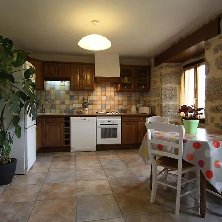 Hétvégi ház Maison De Charme En Margeride: Terrasse, Terrain Clos, Proche Et Chemin St-jacques - Fr-1-582-146